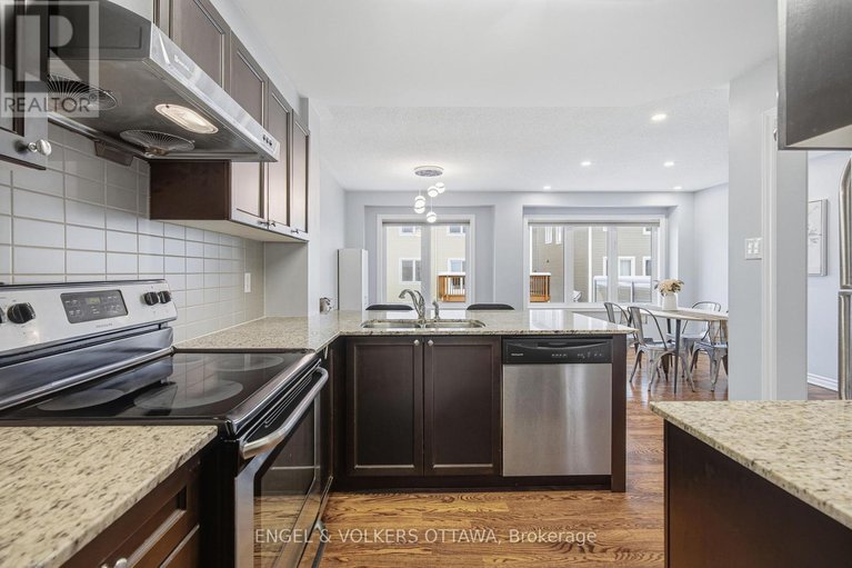 29376577/476-coldwater-crescent/emerald-meadowstrailwest/ottawa/ontario/K2M0J2_14