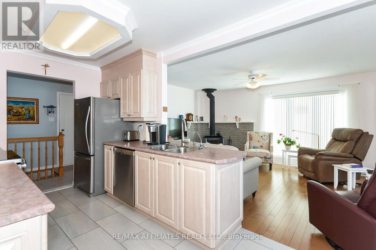 28299464/340-wilson-road/clarencerockland-twp/clarence-rockland/ontario/K4K1K7_12