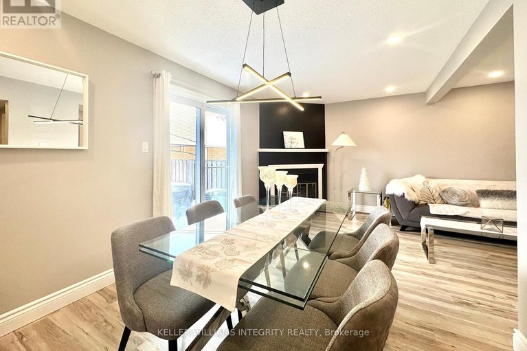 28154215/22-1584-hoskins-crescent/fallingbrookpineridge/ottawa/ontario/K4A2J1_7
