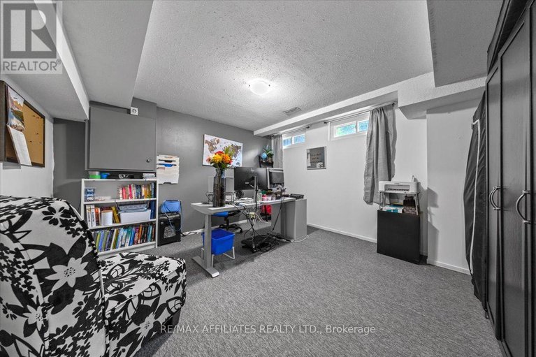 28458196/300-sylvie-terrace/bilberry-creekqueenswood-heights/ottawa/ontario/K1E3M2_28