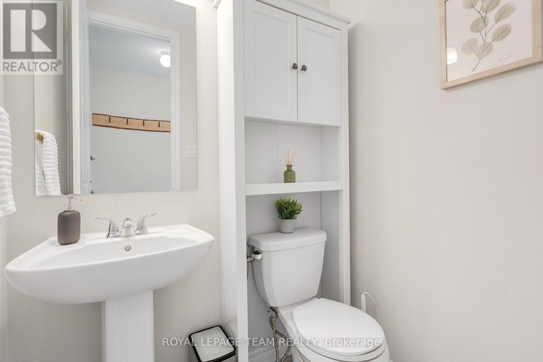 28943826/743-vennecy-terrace/orleans-village/ottawa/ontario/K1W0M8_15