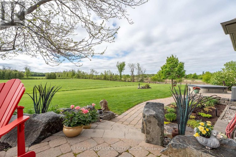 28343367/6980-mansfield-road/btwn-franktown-rd-fallowfield-rd/ottawa/ontario/K2S1B8_45