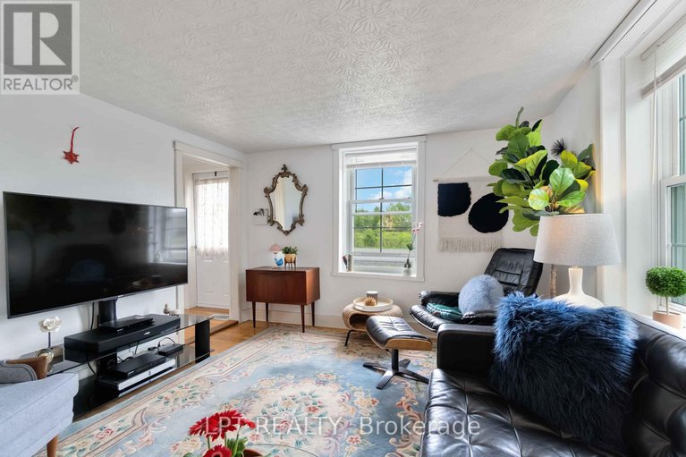 28364830/4484-county-12-road/south-stormont-osnabruck-twp/south-stormont/ontario/K0C1R0_18