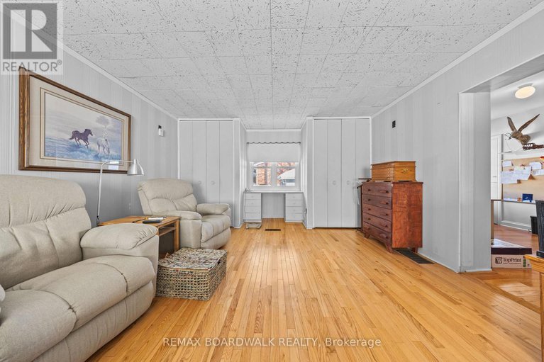 29393366/961-kingsmere-avenue/mckellar-heightsglabar-park/ottawa/ontario/K2A3K3_20