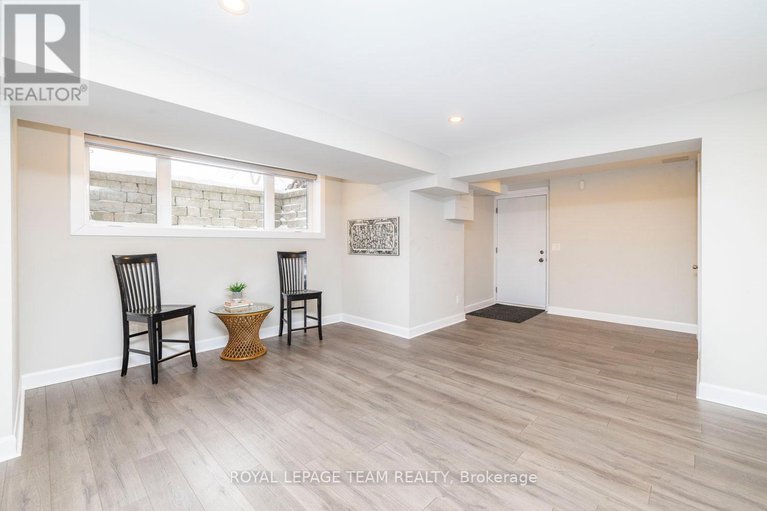 28933926/213-cabrelle-place-e/manotick-village-manotick-estates/ottawa/ontario/K4M0A9_40
