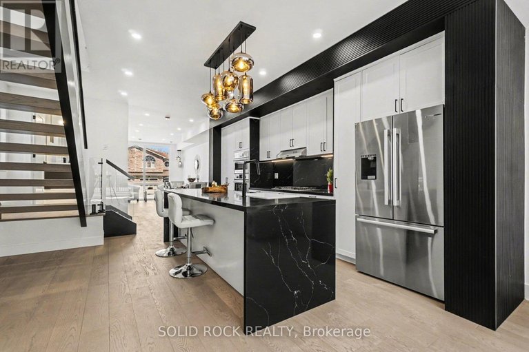 29669926/826-alpine-avenue/queensway-terrace-north/ottawa/ontario/K2B5R6_7