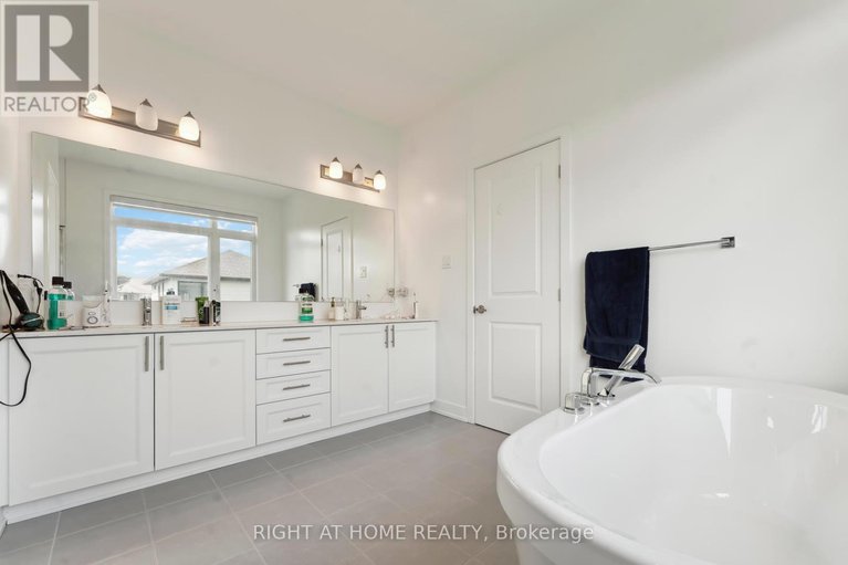 28616328/848-beckton-heights-s/stittsville-south/ottawa/ontario/K2S2X9_22