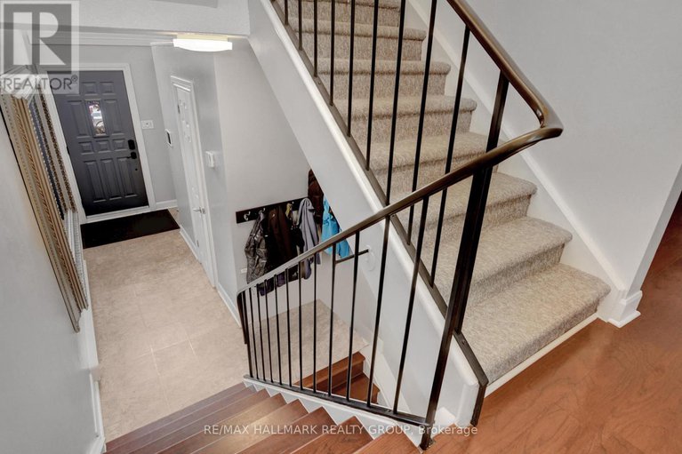 28827238/2094-eric-crescent/pineview/ottawa/ontario/K1B4P4_5