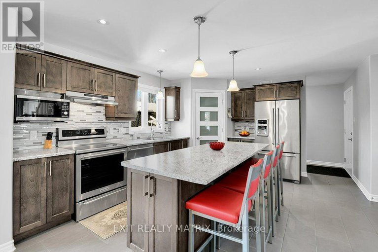 29329751/106-cobblestone-drive/village-of-russell/russell/ontario/K4R0B2_9