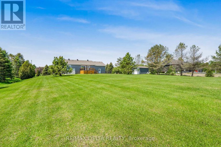 28380312/1987-paul-drive/clarencerockland-twp/clarence-rockland/ontario/K0A1E0_29