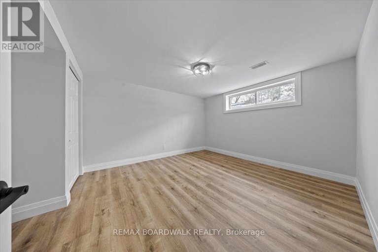 29447126/21-turtleback-way-drive/stittsville-south/ottawa/ontario/K2S1P8_62