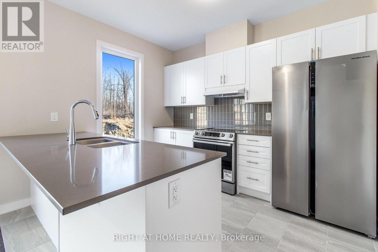 28759536/376-appalachian-circle/half-moon-bay/ottawa/ontario/K2J6X3_35