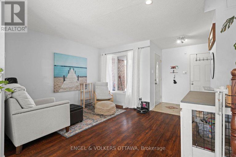 29678244/783-nesting-way/fallingbrookgardenway-south/ottawa/ontario/K4A3X6_6