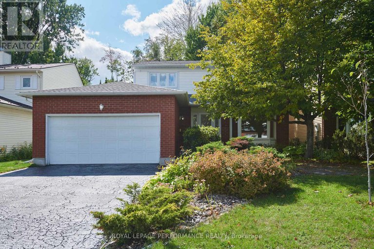 29066042/3804-autumnwood-street/emerald-woodssawmill-creek/ottawa/ontario/K1T2G8_1