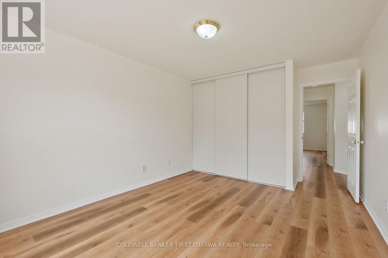 28482188/107-columbia-avenue/hunt-club/ottawa/ontario/K1V1Z3_29