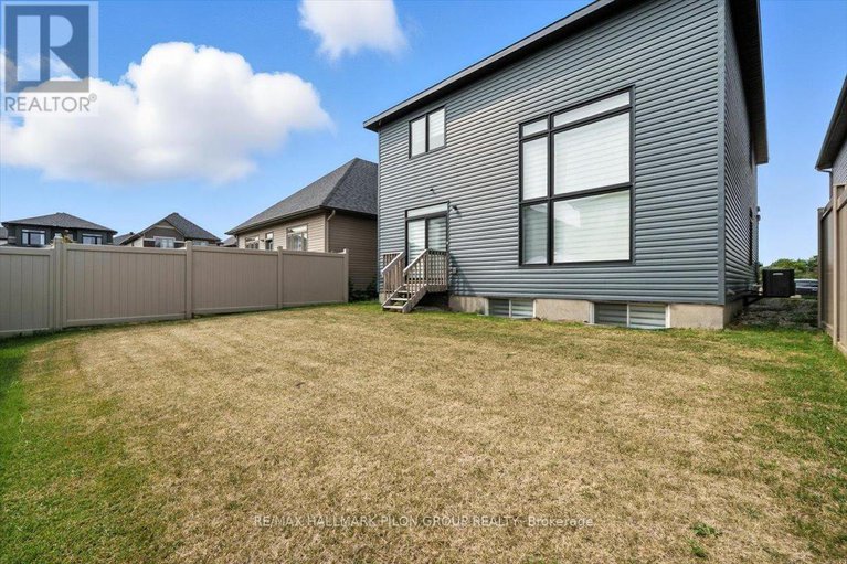28971095/72-big-dipper-street/riverside-southgloucester-glen/ottawa/ontario/K4M0L8_22