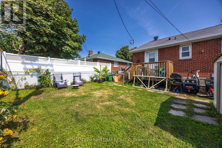 29084025/726-cummings-avenue/castle-heightsrideau-high/ottawa/ontario/K1K2L1_32