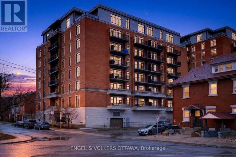 29609712/410-327-breezehill-avenue-s/west-centre-town/ottawa/ontario/K1Y1R6_1