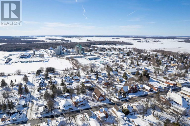 29365860/14-spring-street/maxville/north-glengarry/ontario/K0C1T0_35