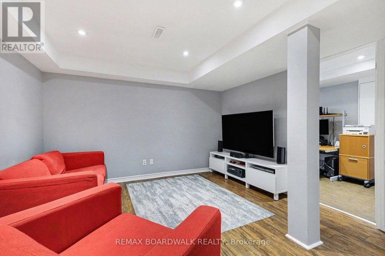 29300641/448-valade-crescent/fallingbrookpineridge/ottawa/ontario/K4A2W4_22