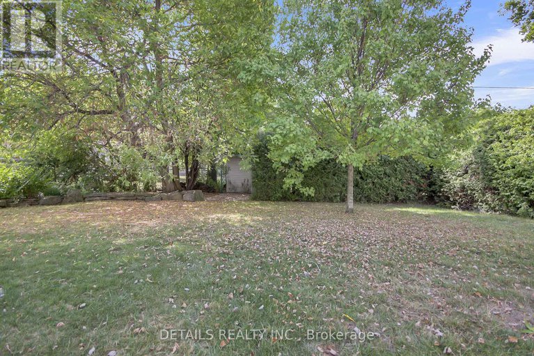 28807971/10-aberfeldy-street/arbeatha-park/ottawa/ontario/K2H6H5_35