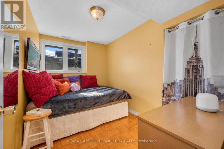 29422550/19-lambert-drive/sheahan-estatestrend-village/ottawa/ontario/K2H5Y3_26