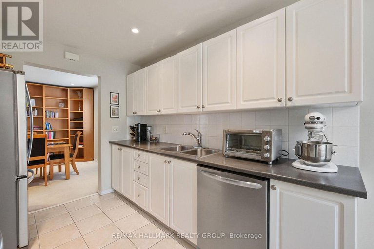 28595258/15-mcpeake-place/morgans-grantsouth-march/ottawa/ontario/K2K3K4_23