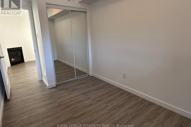 28968738/a-b-247-granville-street/vanier/ottawa/ontario/K1L6Z3_27