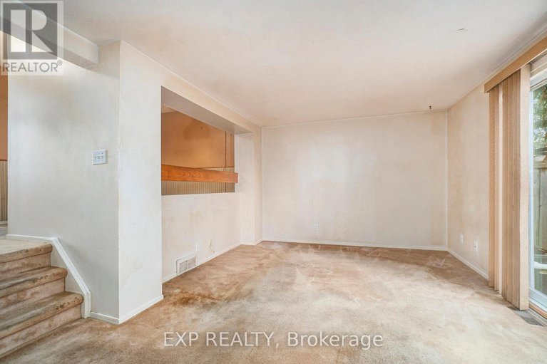 28974876/c-1699c-lamoureux-drive/queenswood-heights-south/ottawa/ontario/K1E2N3_5