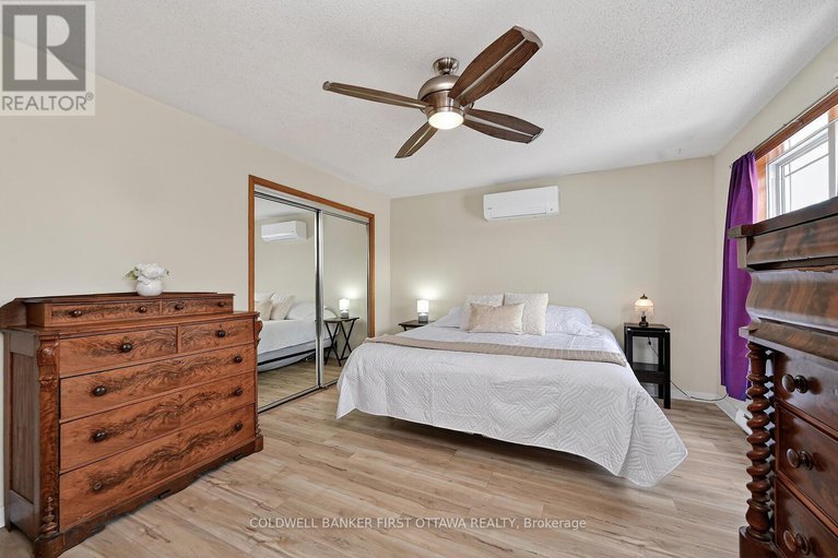 29416958/22-poole-creek-crescent/fringewood/ottawa/ontario/K2S1T6_21