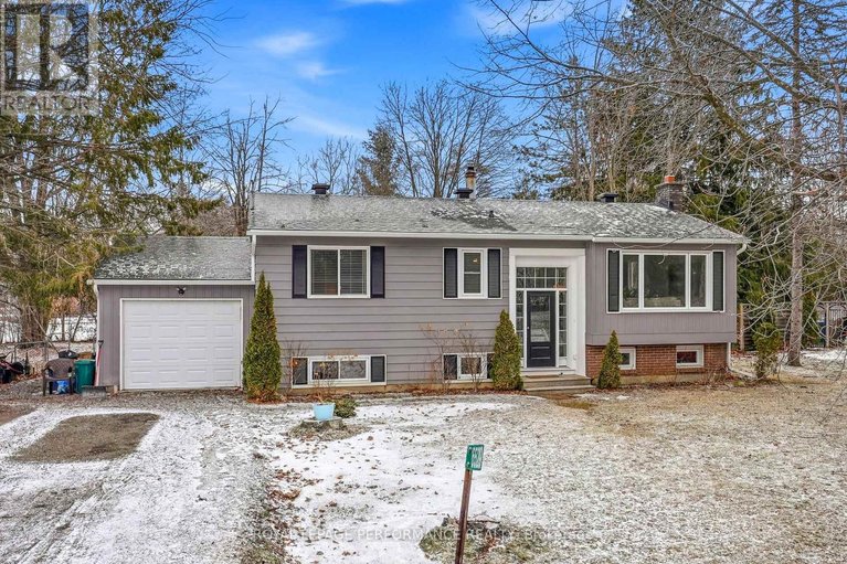 6529 Rideau Valley Drive N