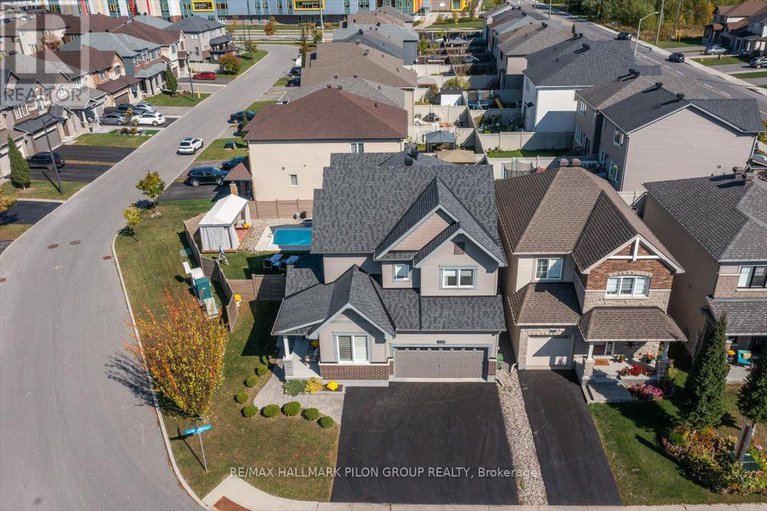 28956956/200-enclave-walk/mer-bleuebradley-estatesanderson-park/ottawa/ontario/K1W0J4_34