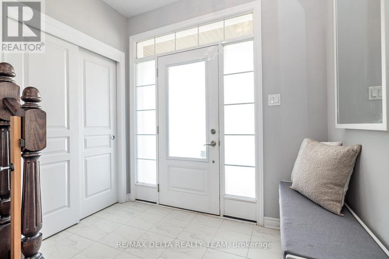 28750818/218-enclave-walk/mer-bleuebradley-estatesanderson-park/ottawa/ontario/K1W0J4_2