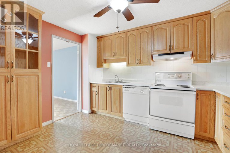 28970576/113-1465-baseline-road/copeland-park/ottawa/ontario/K2C3L9_20