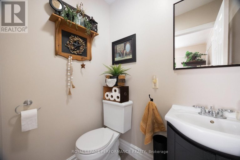 29502895/19683-william-street/south-glengarry-charlottenburgh-twp/south-glengarry/ontario/K0C2J0_14