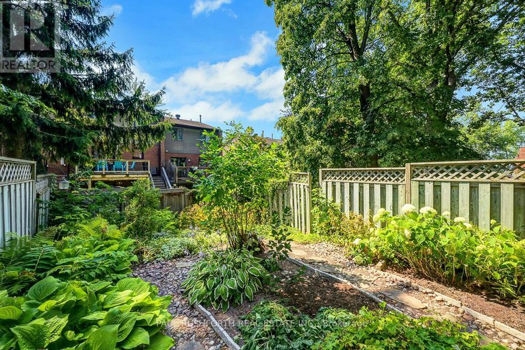 28804732/16-oakley-avenue/bayshore/ottawa/ontario/K2B6M6_23