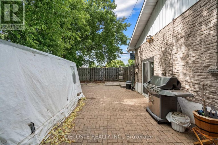 28517069/114-st-george-street-w/alexandria/north-glengarry/ontario/K0C1A0_40