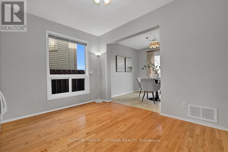 29123796/1540-bourcier-drive/bilberry-creekqueenswood-heights/ottawa/ontario/K1E3J2_10