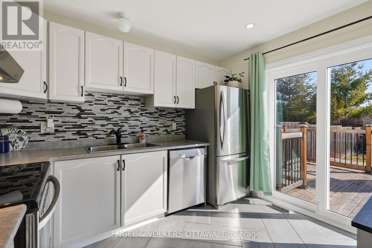 29596735/1499-corsham-avenue/fallingbrookpineridge/ottawa/ontario/K4A3M6_19