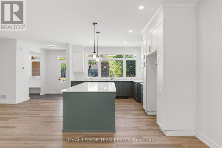 29029577/80-hogan-drive/mcnabbraeside-twps/mcnabbraeside/ontario/K7S0H8_6