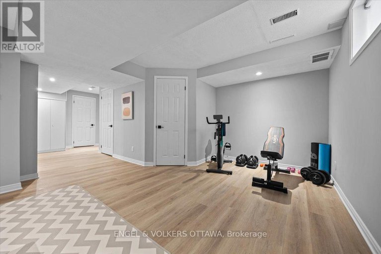 28652467/107-redpath-drive/pheasant-run/ottawa/ontario/K2G6K4_34