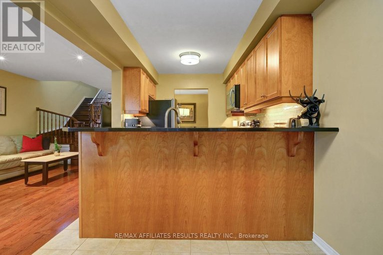 28577158/310-silbrass-private/stonebridge/ottawa/ontario/K2J5M5_17