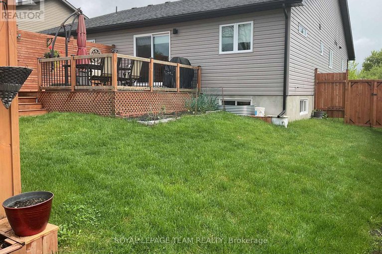 28222436/301-napier-court-nw/almonte/mississippi-mills/ontario/K0A1A0_25