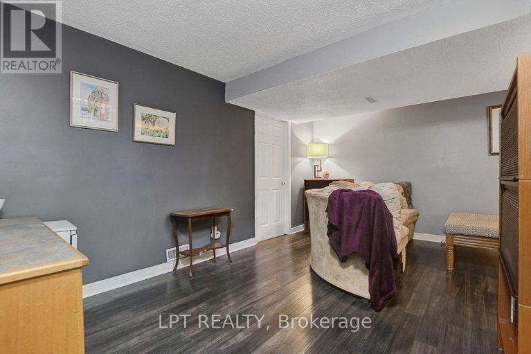 29018996/204-forestglade-crescent/hunt-club-park/ottawa/ontario/K1G6A7_29