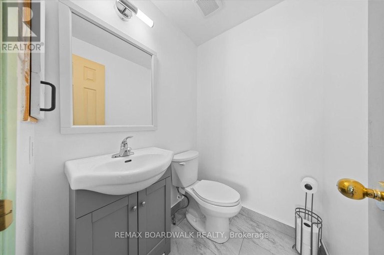 29671423/1837-windflower-way/chapel-hill/ottawa/ontario/K1C5Z8_26