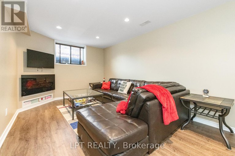 29004177/950-torovin-private/pineview/ottawa/ontario/K1B0A7_20