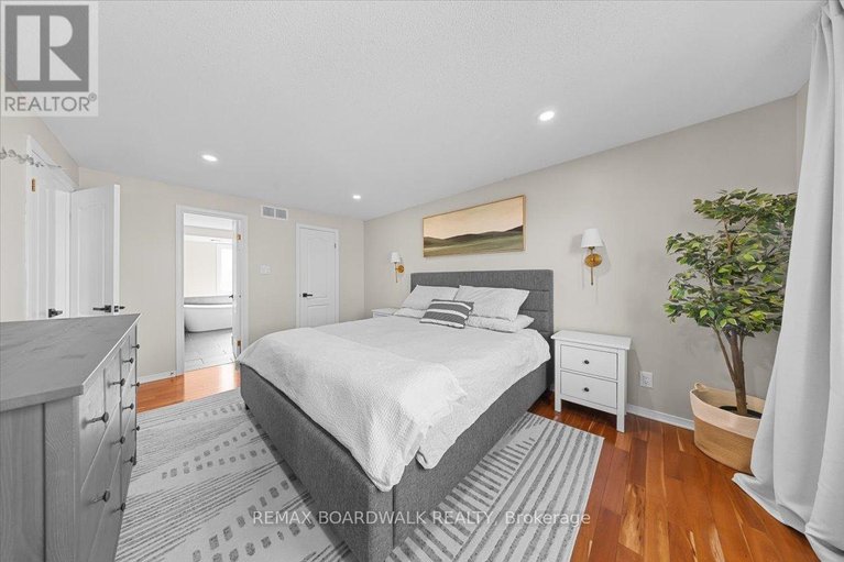 29650202/1715-teakdale-avenue/chapel-hill/ottawa/ontario/K1C6M8_28