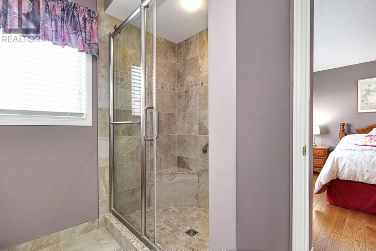28455723/35-summerwind-crescent/barrhaven-east/ottawa/ontario/K2G6G5_23