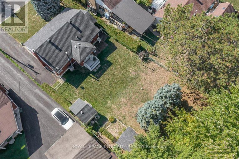 29312140/39-appleford-street/cardinal-heights/ottawa/ontario/K1J6T7_37