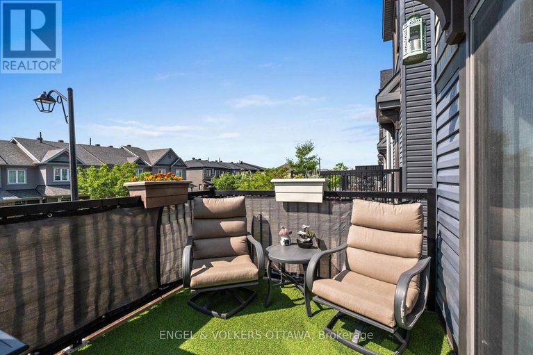 28498839/618-lauraleaf-crescent/half-moon-bay/ottawa/ontario/K2J6G9_18